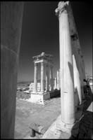 Temple de Trajan vu depuis la bibliothèque.
